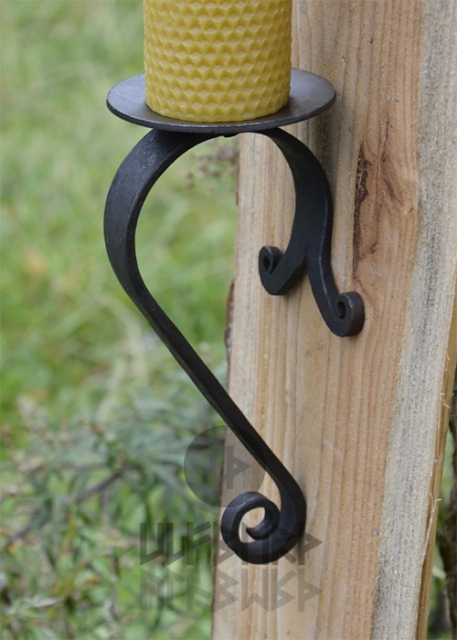 Geschmiedeter Wandleuchter aus Stahl