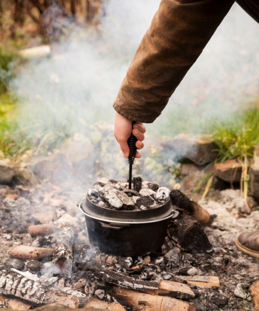 Dutch-Oven Set, 7-teiliges Outdoor Koch- und Grillset aus Gusseisen