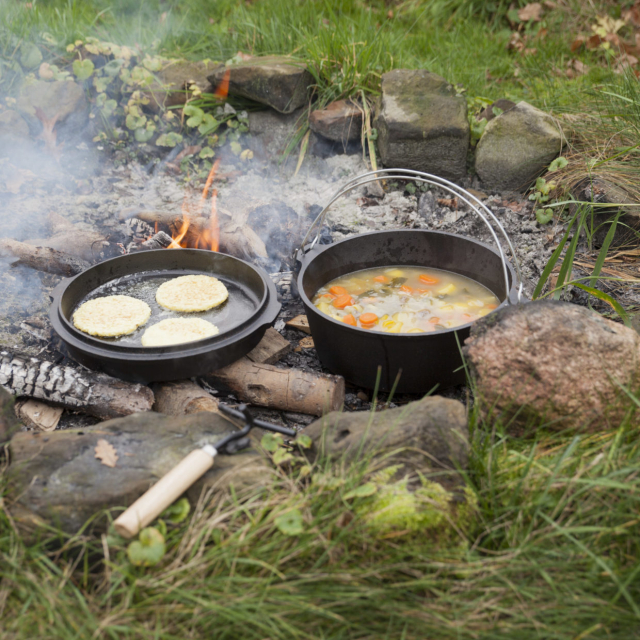 Dutch Oven 12 aus Gusseisen